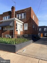 Building Photo - 220 N 9th St