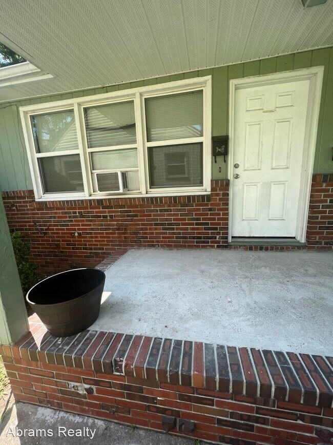 Building Photo - 2 br, 1 bath House - 1800 Bourbon Ave, Unit A