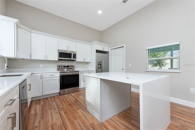 Foto del edificio - 4955 Old Lucerne Park Rd