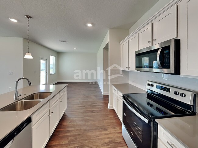 Building Photo - 14539 Cedar Mill Drive