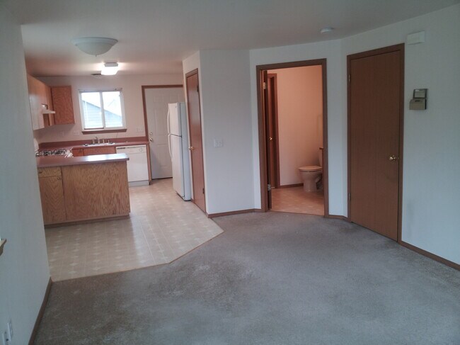 Building Photo - 3303 Jane Russells Way