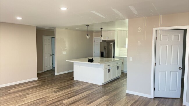 Foto del edificio - 5BD/2BA, Close to Campus!