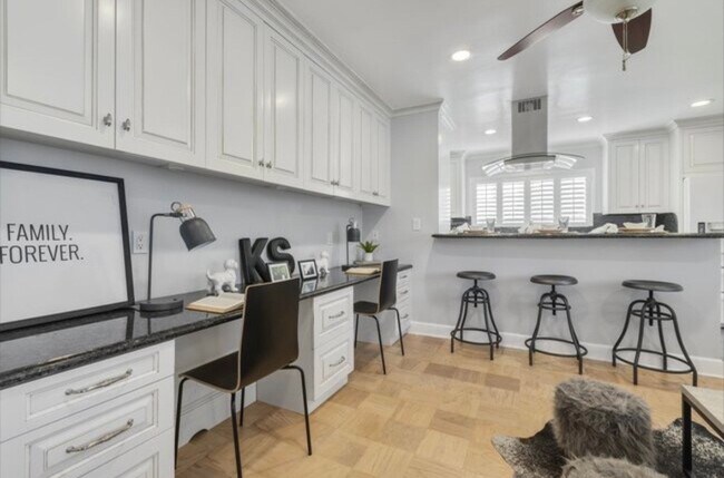 Foto del edificio - 22300 Bassett St