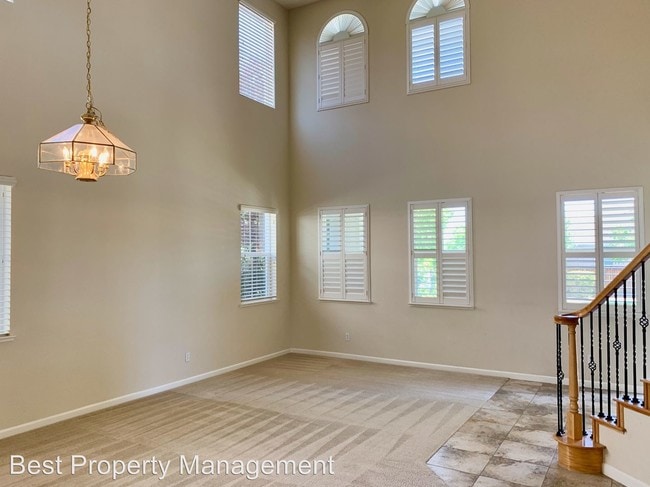 Building Photo - 5 br, 3 bath House - 2671 Torrey Pines Drive