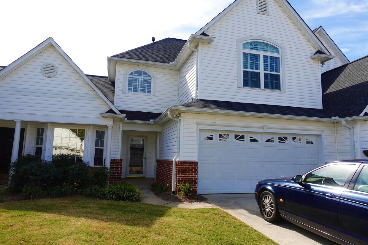 Foto principal - 30 Cedar Rock Dr