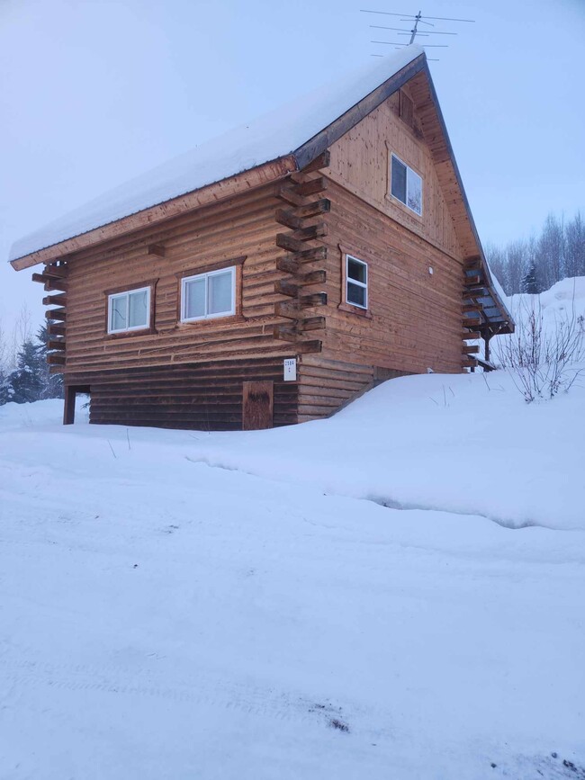 Building Photo - 2584 Chena Hot Springs Rd