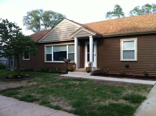 Building Photo - 281 Woodbridge St