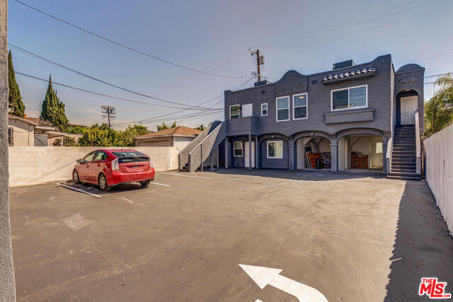 Building Photo - 2036 Chariton St
