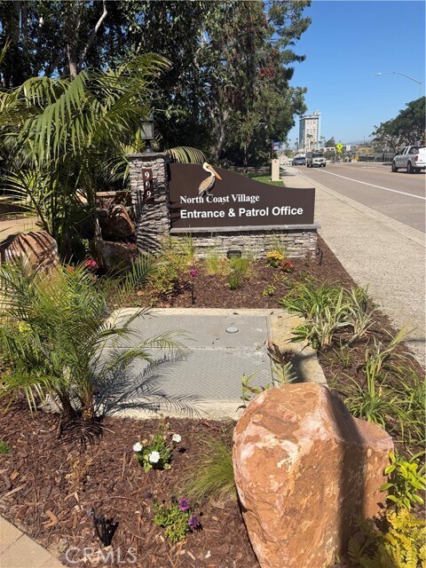 Foto del edificio - 999 N Pacific St