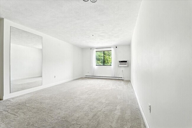 Foto del edificio - 67 Milliken Ave
