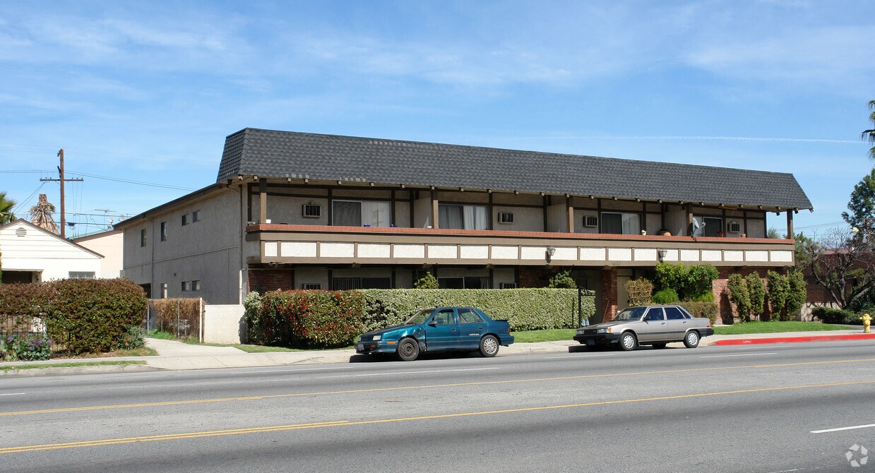 Primary Photo - Victory Garden Apartments