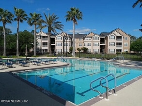 Building Photo - 13810 Sutton Park Dr N