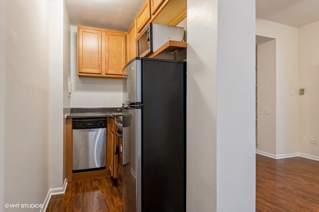 Building Photo - 1430 N Dearborn Pky