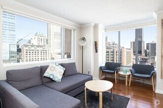 Building Photo - 1200 Rue Saint-Jacques