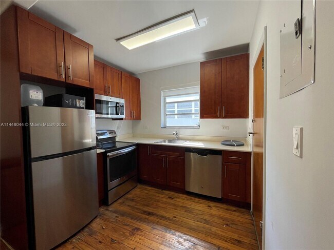 Building Photo - 1320 15th St