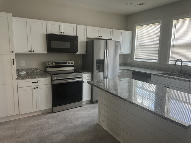 Foto del edificio - 298 Fremont Ave