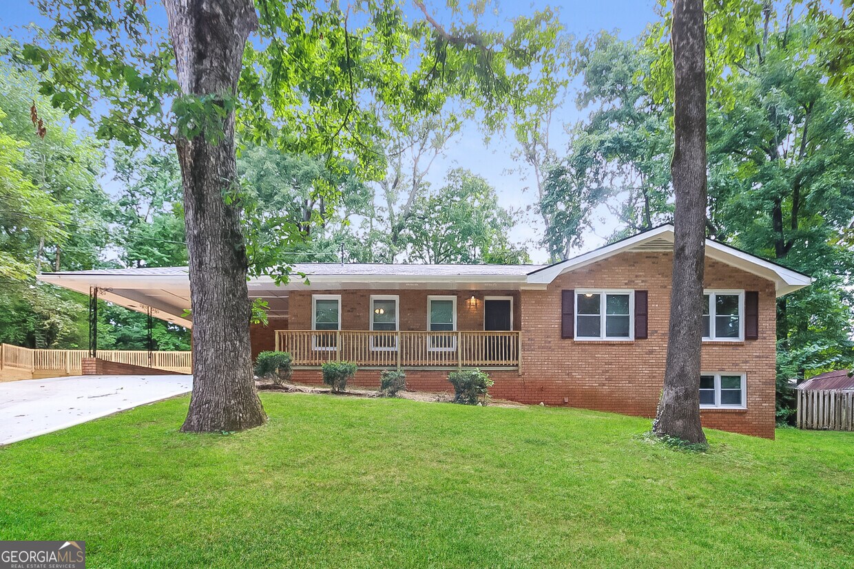 Primary Photo - 3720 Pacific Dr