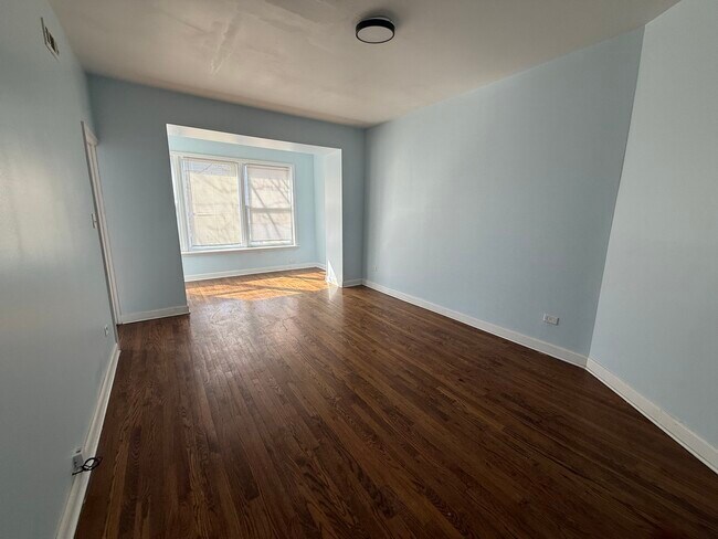 Foto del edificio - 411 N Hamlin Ave