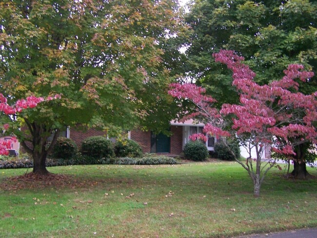 Building Photo - 7225 Deville Way