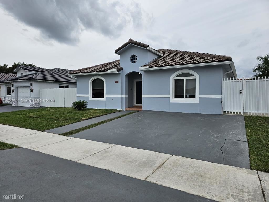 Primary Photo - 3 br, 2 bath House - 16906 SW 143rd Pl # 3...