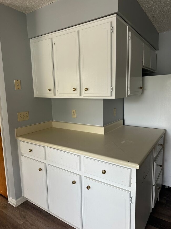Foto del edificio - Coming soon 3 Bedroom 2 1/2 bath Townhome