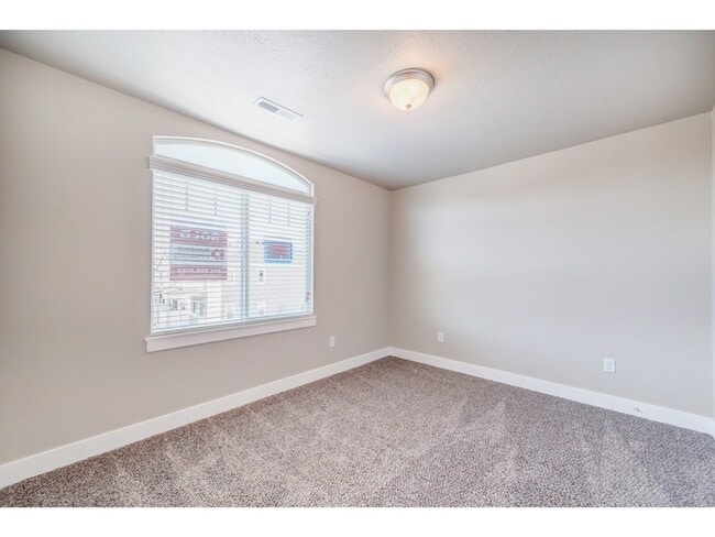 Building Photo - 1155 S 225 E