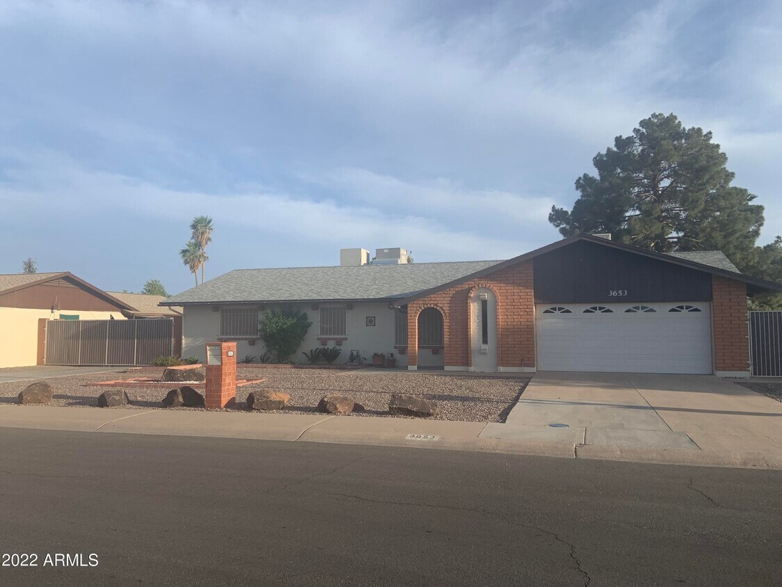 Foto principal - 3653 W Mescal St