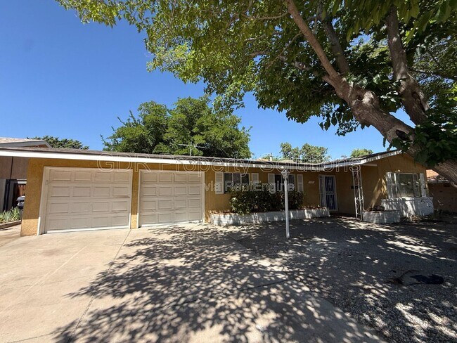 Foto del edificio - 1317 Espanola St NE