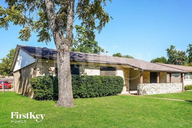 Foto del edificio - 215 Oriole Blvd