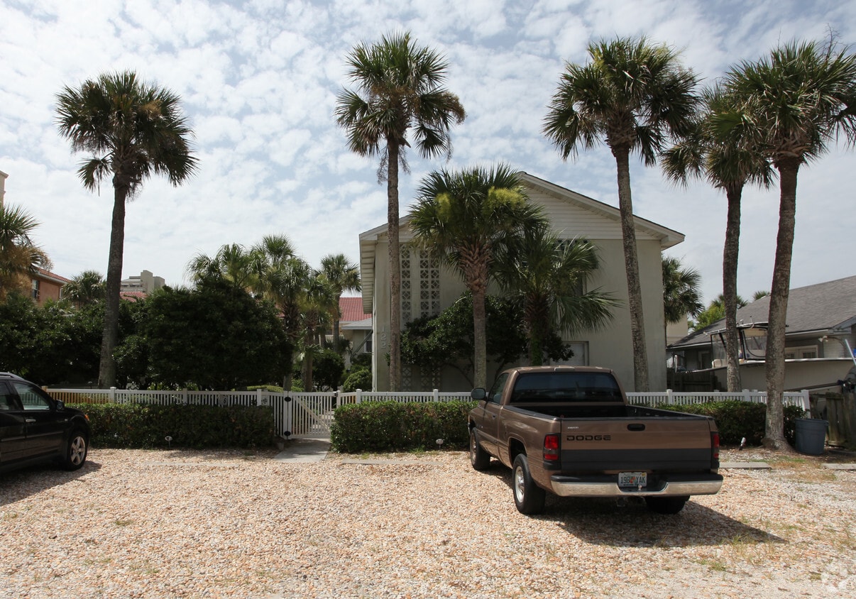 Building Photo - Watermark Apartments