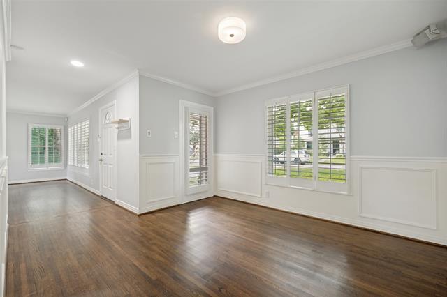 Foto del edificio - 4144 Beechwood Ln
