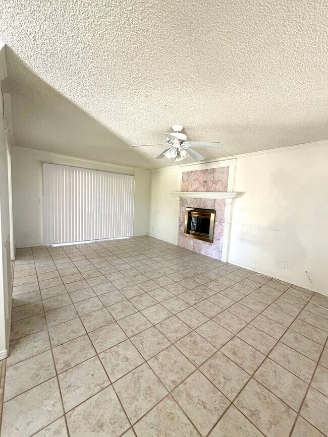 Building Photo - 4 Bedroom, 3 Bathroom with Office Near National Park