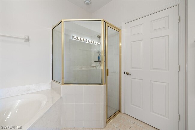 Building Photo - 12607 Fox Ridge Dr