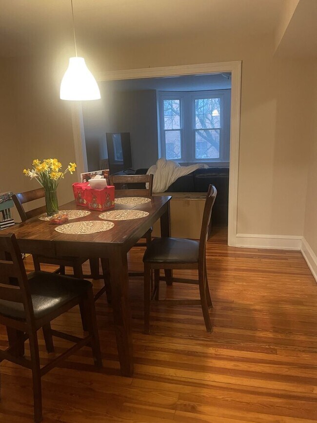 Foto del edificio - 127 E State St