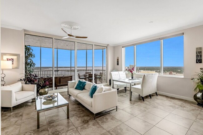Foto del edificio - Stunning High-Rise Condo with Gulf Views –...