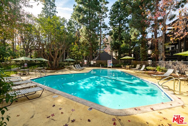 Foto del edificio - 7742 Redlands St