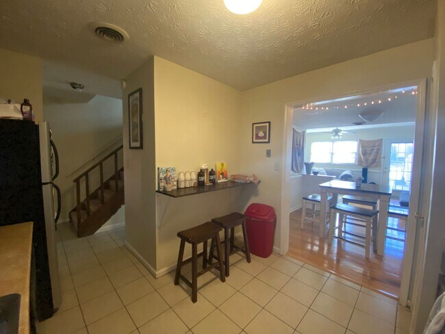 Foto del edificio - 2 Bed 2.5 Bath Condo