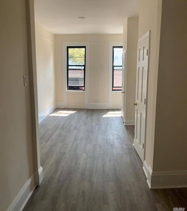 Foto del edificio - 51-28 35th St