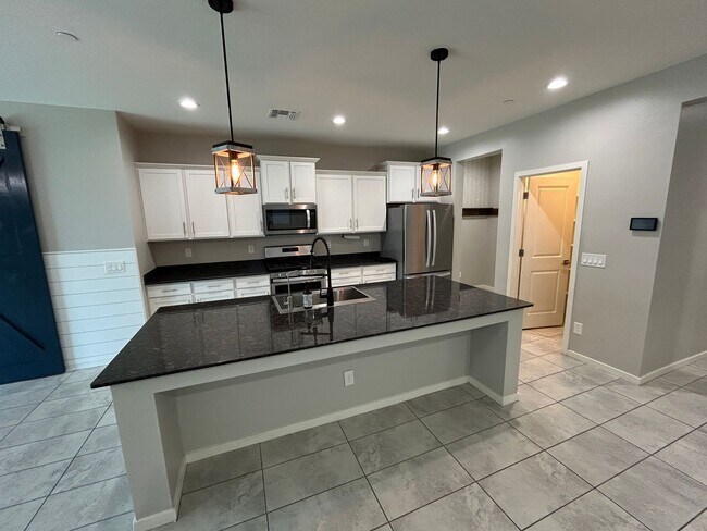 Foto del edificio - 21381 W Hubbell St