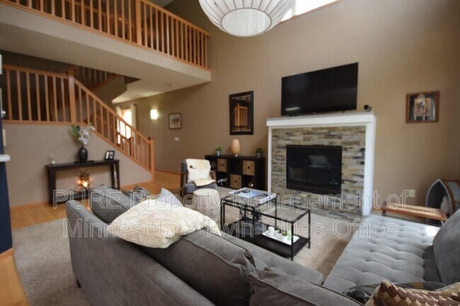 Foto del edificio - 604 Crane Creek Ln