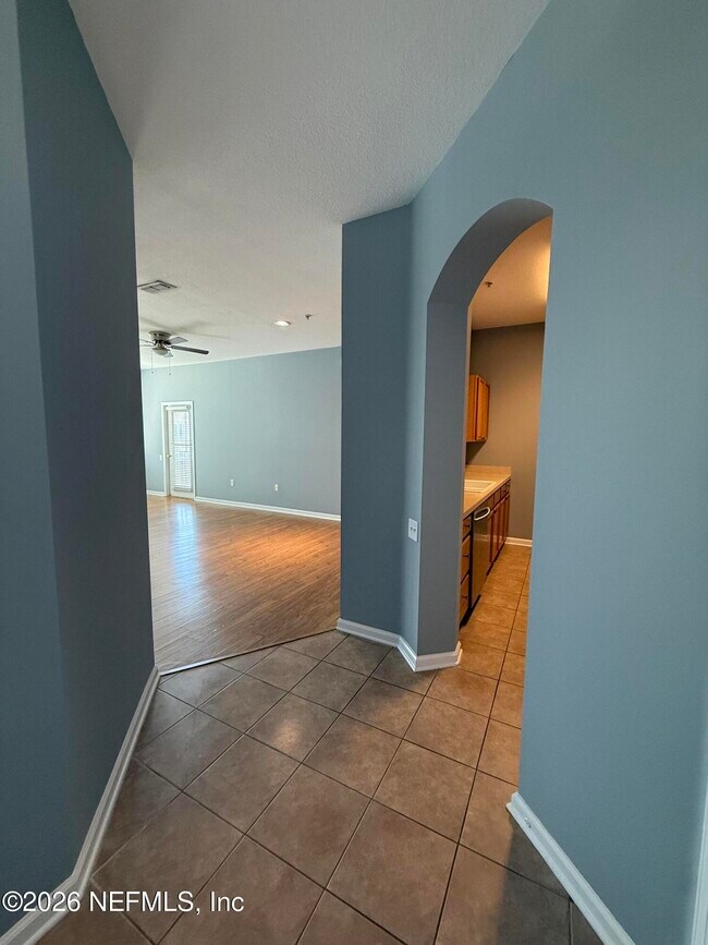 Building Photo - 7990 Baymeadows Rd