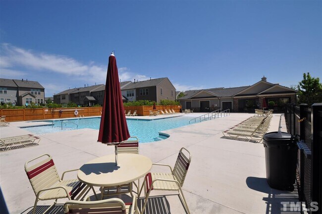 Building Photo - 209 Brier Crossings Loop