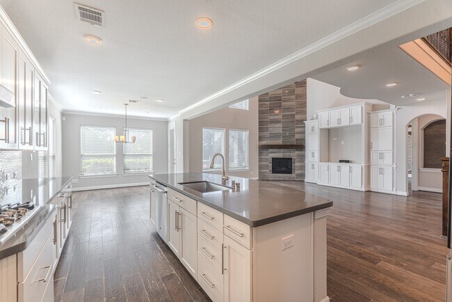 Foto del edificio - 6 Winter Thicket Pl