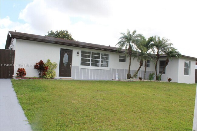 Building Photo - 30055 SW 143rd Ct