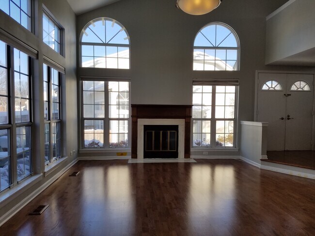 Building Photo - 620 Sturnbridge Ln