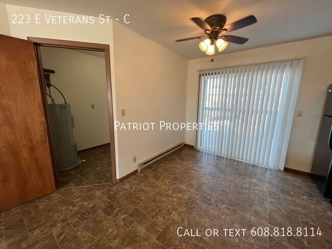 Foto del edificio - 223 E Veterans St