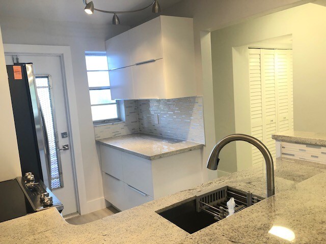 Foto del edificio - 1333 E Hallandale Beach Blvd