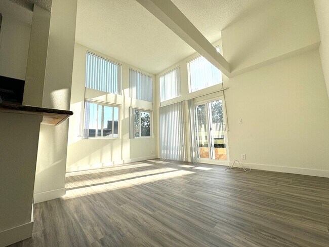 Foto del edificio - 3722 S Canfield Ave