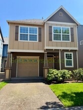 Building Photo - 936 SE Elina Ave