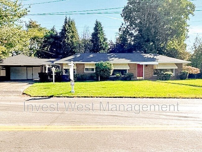 Building Photo - 915 E Reserve St